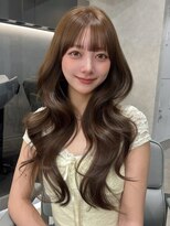 リュネル(Lunel) レイヤーカットでつくる韓国風くびれウェーブ