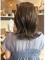 コスタエストオブリシェール(COSTA EST of RICHAIR)&nbsp;オリーブベージュカラー×レイヤースタイル