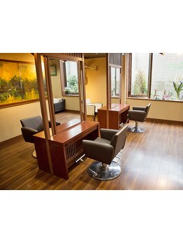 田園調布の隠れ家サロン♪田園調布で約40年。リニューアルして8年目のこだわりの詰まったサロンです。