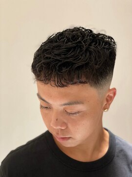 グリーディーフォックス 代々木(Greedy FOX) かき上げヘア/サイドパート/韓国マッシュ/フェードカット/代々木