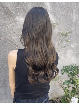 マノハル(MANOHARU) 暗めグレージュの透明感ツヤ髪カラー