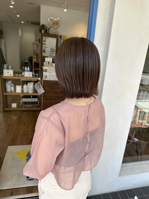 ボブ 切りっぱなし 大人可愛い グレージュカラー ヘアアレンジ