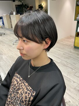 コワファーストナガサキシャンプーボーイ(COIFF1RST NAGASAKI SHAMPOO BOY) 大人可愛い20代30代40代黒髪前下がりショートボブ丸みショート◎