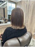 大人の白髪ぼかしハイライト　外ハネミディアム