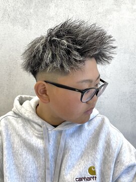 ルースト 西院店(ROOST) ツイストパーマ/ホワイトメッシュ/フェードショート