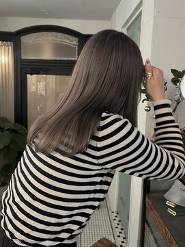 アンプラグド(unplugged) グレージュカラーブリーチありダブルカラー透明感カラー