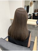 赤みを抑えたオリーブベージュ×朝の時短◎地毛風ストレート