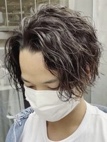 フィフス 大分(fifth)&nbsp;大分ツイストスパイラルパーマメンズカットセンターパート30代