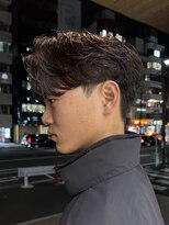 カルム(kalm)&nbsp;毛流れセンターパートニュアンスパーマカルマヘアメンズパーマ