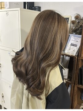 ムエール(mouair) ハイライトでやわらかベージュ