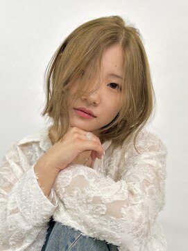 ディッセンバー 伊勢崎(December) 切りっぱなしボブ/ミニボブ/似合わせカット/ヘーゼルベージュ