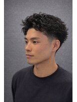 ワンワンオー バーバーショップ 長浜店(@110 BARBER SHOP)&nbsp;強めウェーブ×ショートフェードで魅せる大人の色気