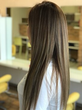 レイフィールド 長嶺店(RAY Field) グレージュロングストレートヘアー