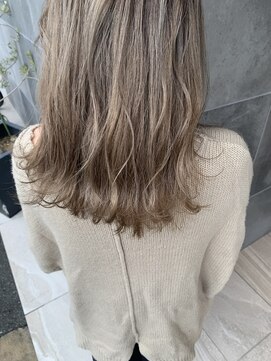 美容室 アイディー i-dee ミルクティーベージュ