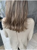 ミルクティーベージュ