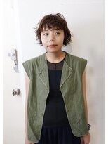 イーズ(e's) 顔周りも動かして癖毛のようなかわいいショートパーマ【佐久間】