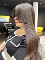 シティ(CITY) 韓国ヘア レイヤーカット 透明感 グレージュ おくれ毛 井坂