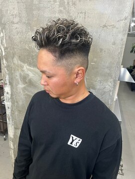 メンズサロン キング 梅田店(Men’s salon K!ng) 波巻きツイストスパイラルパーマ/フェザーパーマ/眉毛/メンズ