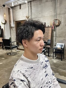 ヴィップルーム(viproom) メンズツーブロックメンズパーマフェードカットスパイラルパーマ