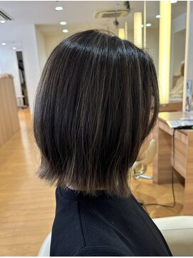 ニューヨークニューヨークマザーズ(NYNY Mothers) 切りっぱなしボブ×ハイライト