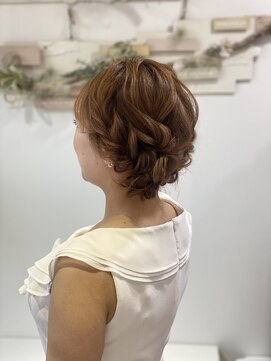 ヘアセットサロンエッジ(Edge) お仕事ヘアにガーリィなツインお団子