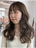 オリーブベージュ