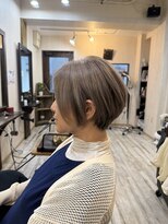 ヘアリゾート フロム ココ(HairResort fromCoCo)&nbsp;白髪馴染ませカラーのショートボブ