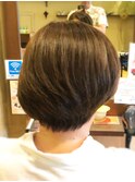 70代女性の「アシメボブ」