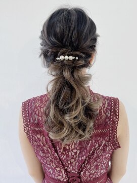 アメリ(AMELIE) ふんわりローポニー