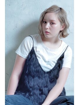 クシュ 所沢東口店(kusyu...) 大人かわいい#美髪#ネビージュ#ホワイトグレージュ#こなれミディ