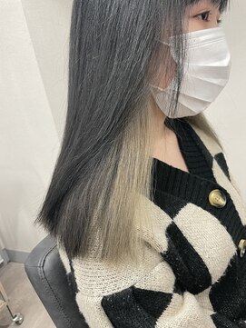 オグジュアリー 表参道(aux.) イヤリングホワイトベージュ【ayame】 （表参道/青山）