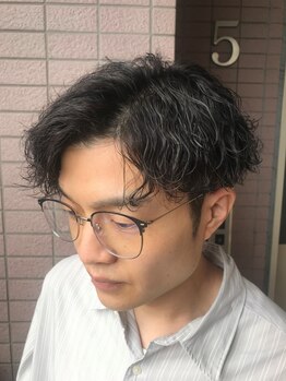 アンドジョー(& jo)の写真/【完全マンツーマン】波巻・フェザーパーマもお手頃価格で実現。カッコよくなりたい方におすすめ！