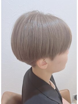 ネイバー(Neighbor) ハンサムショート×グレージュ