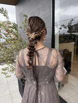 アチーブリス(achieve Liss)&nbsp;お呼ばれヘア　まとめ髪　網おろしアレンジ　ミディアムロング