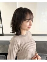 マスカリ(muscali)&nbsp;ハイライト/ダークアッシュ似合わせカットミディアムレイヤーb16