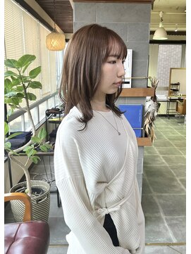 イロプラスソイ(iro + soi) 透明感ベージュ×くびれレイヤー！　iro+soiオオミダ！