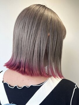 ツキ 横浜店(tuki) ホワイトグレージュインナーカラー裾カラーケアブリーチ