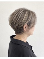 ウル(ulu)&nbsp;ショートレイヤー　白髪ボカシハイライト　５０代 名東区美容室