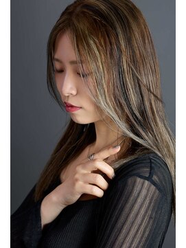 アンアタッシュ(UNE ATTACHE) Contrast Edge|光と艶をまとうバレイヤージュ×ストレート