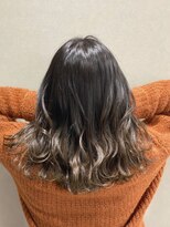 アイコニック 天神店(ICONIQ)&nbsp;カラーマジック【お洒落上級者×ナチュラルグラ】