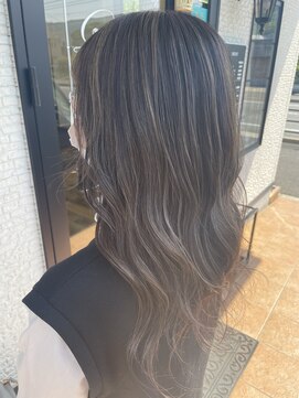 リリー ヘアーアンドビューティー(Lily) ハイライトカラー