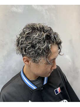 ワールドシップコウベ(WORLD SHIP KOBE) メッシュパーマスタイル