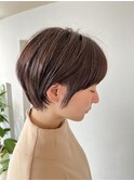 耳かけショート×透明感ベージュ