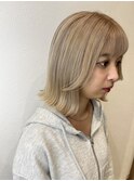 ホワイトベージュ　ミルクティーベージュ　切りっぱなしボブ