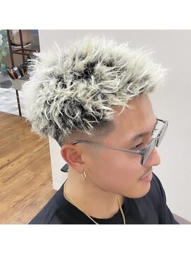 ゴート(G.O.A.T) スパイキーツイスト&ホワイトカラー