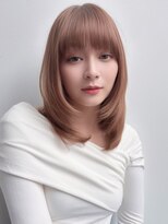 顔周りレイヤーカット　ダブルカラー　ベージュ　内巻き　ミディ