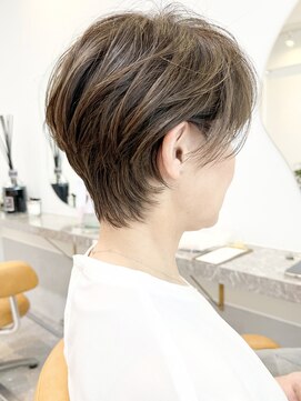 ファチュール(fAture.) 40代50代60代くびれ絶壁解消ショート小顔愛されグレージュカラー