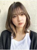 横浜西口大人ショートボブインナーカラー丸みレイヤーくびれ