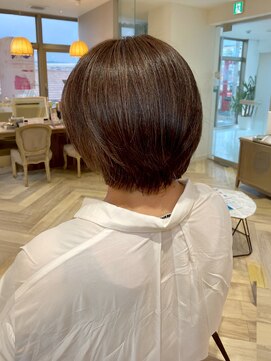 ユーシャンボール(U-CHAMBORD) ひし形ショートボブ【寝屋川/髪質改善/白髪ぼかし】