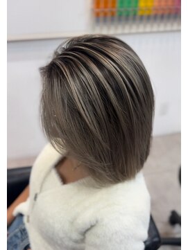 ラピス 横浜(Lapis) バレイヤージュ切りっぱなしボブ